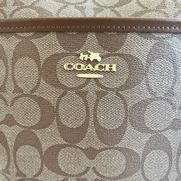 COACH NWOT, Signature Khaki Leather Crossbody Bag, Larger Size! - Picture 4 of 11